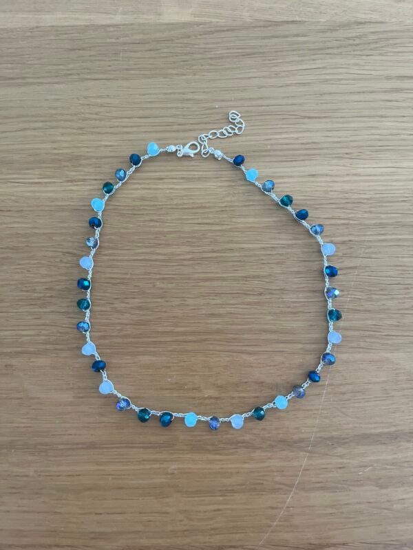 Collar Curt en plateado y azules