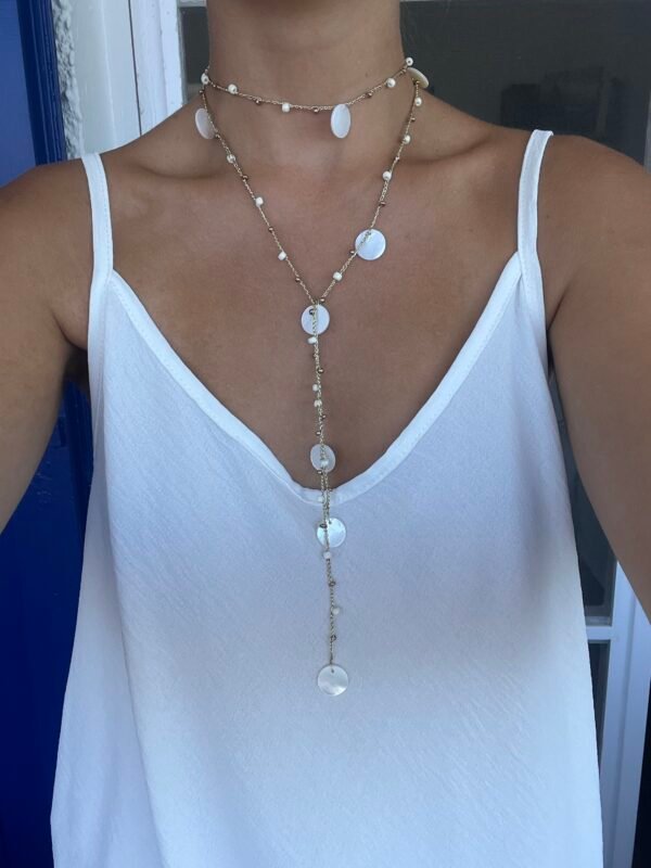 Collar Volta con piezas de concha blancas